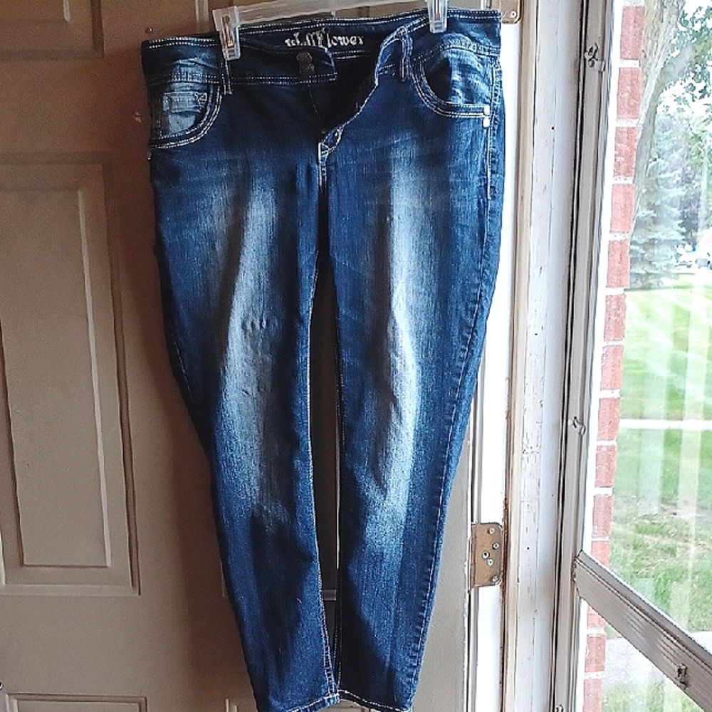 Wallflower straight leg jeggings sz 17